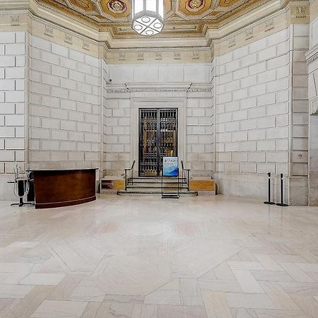 Frontdesk Lofts At 629 Euclid Downtown Cleveland Apartment Exterior photo